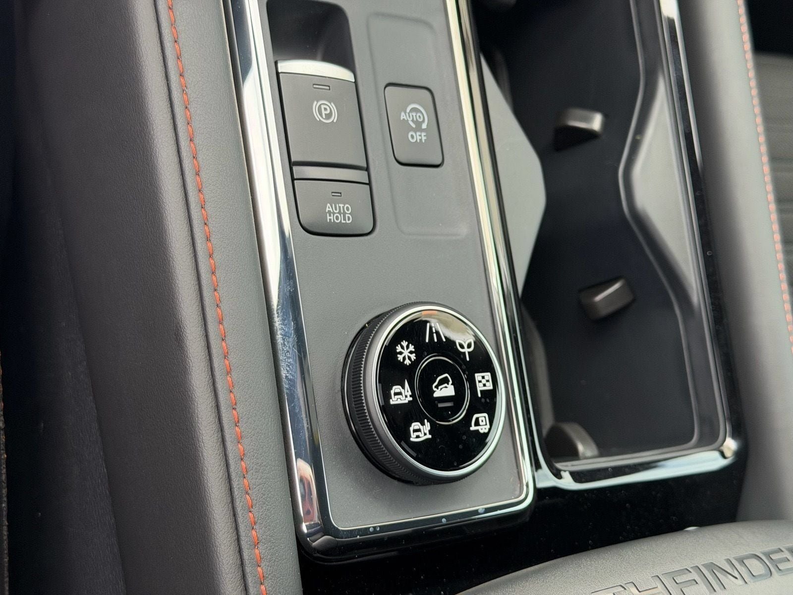 New 2026 Nissan Pathfinder Rock Creek AWD/4WD image 32