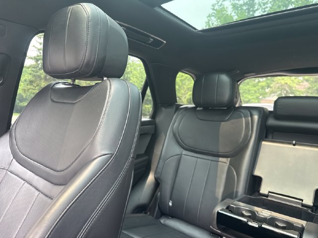 Used 2025 Land Rover Range Rover Sport SE AWD/4WD image 28