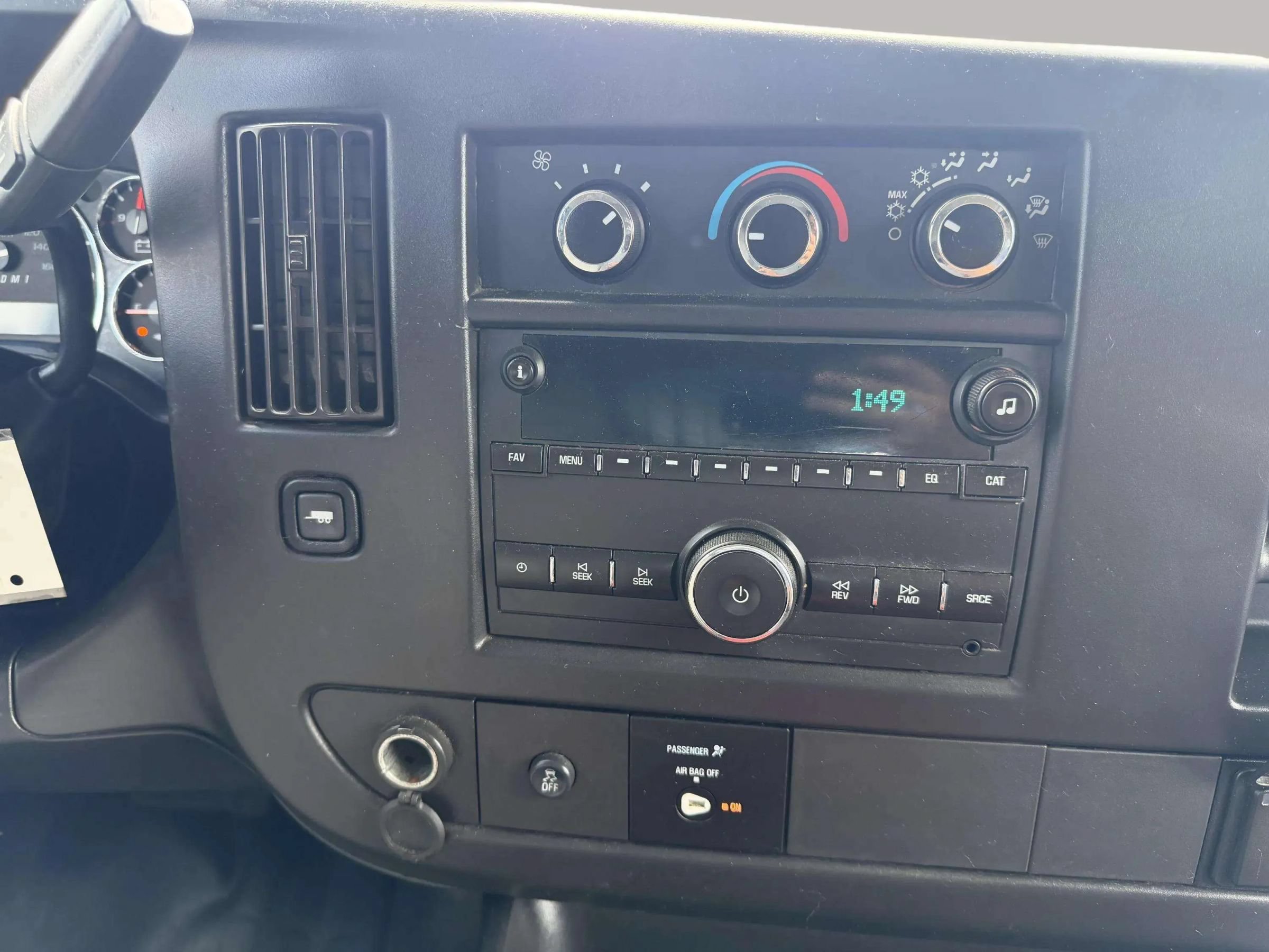 Used 2017 GMC Savana 2500 RWD image 23