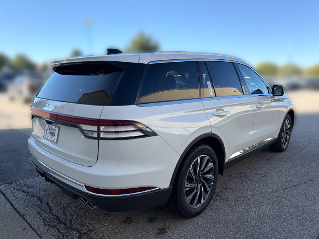New 2027 Lincoln Aviator AWD image 6