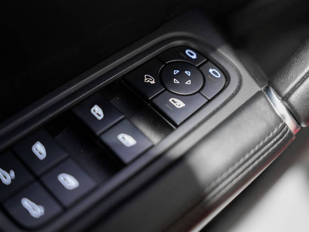 Used 2023 Porsche Cayenne GTS AWD/4WD image 36