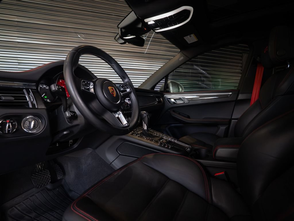 Used 2021 Porsche Macan GTS AWD/4WD image 4