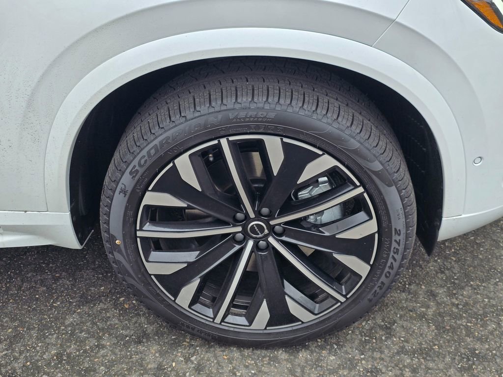 New 2026 Volvo XC90 T8 Ultra w/ Protection Package image 9