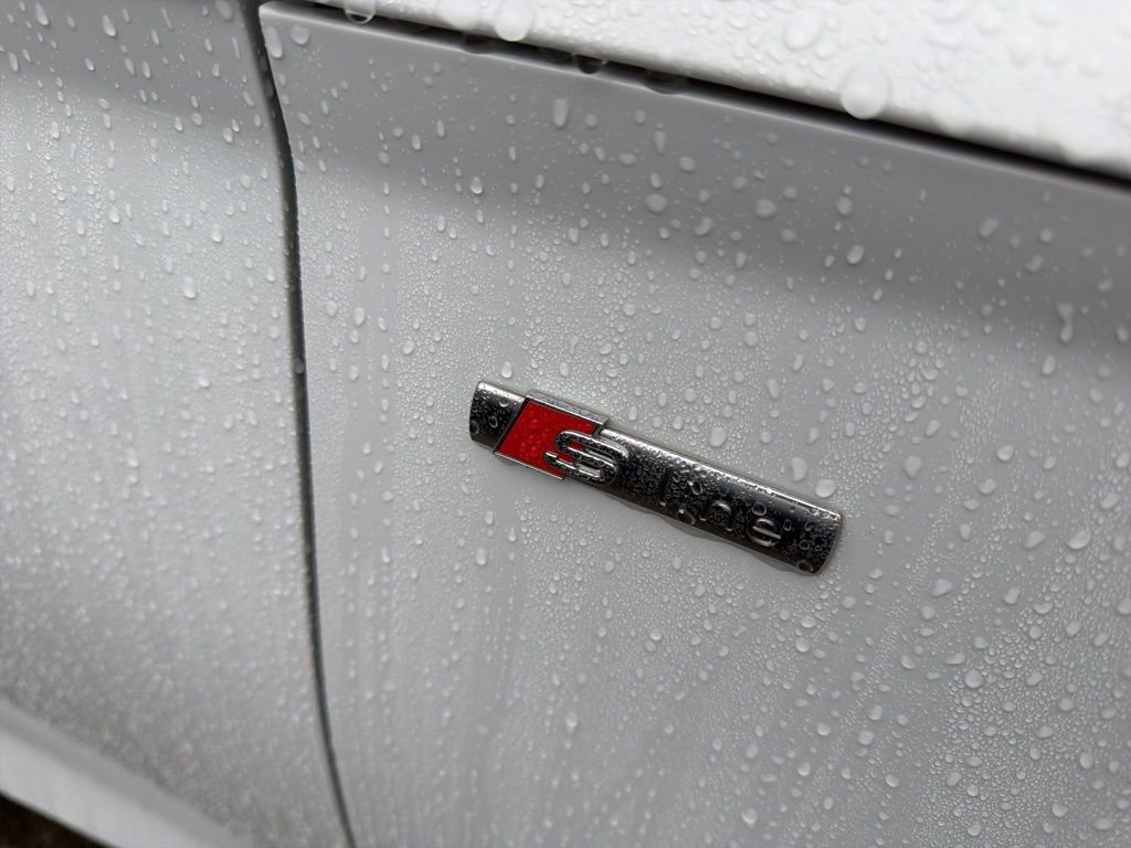 Used 2021 Audi Q5 e Premium Plus w/ Premium Plus Package image 9