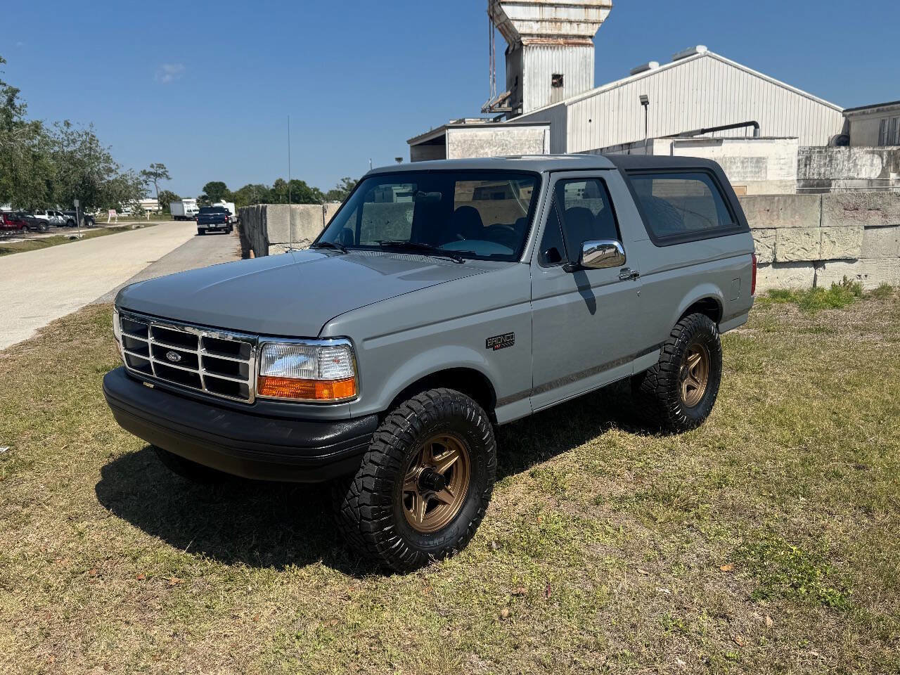 Used 1995 Ford Bronco XLT image 5