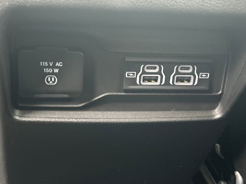 New 2025 Jeep Grand Cherokee Altitude image 21