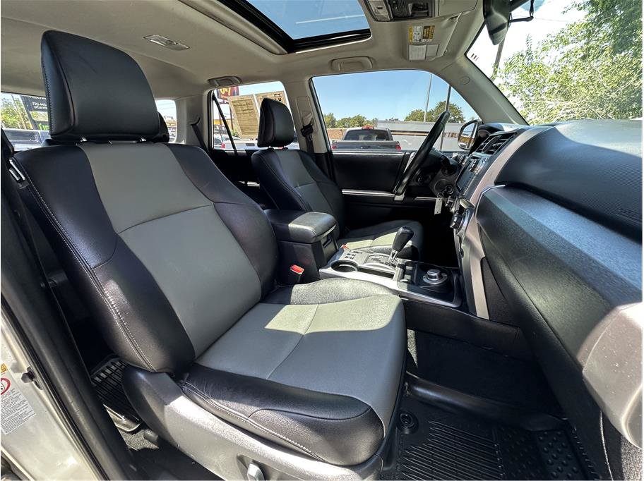 Used 2017 Toyota 4Runner SR5 Premium AWD/4WD image 4