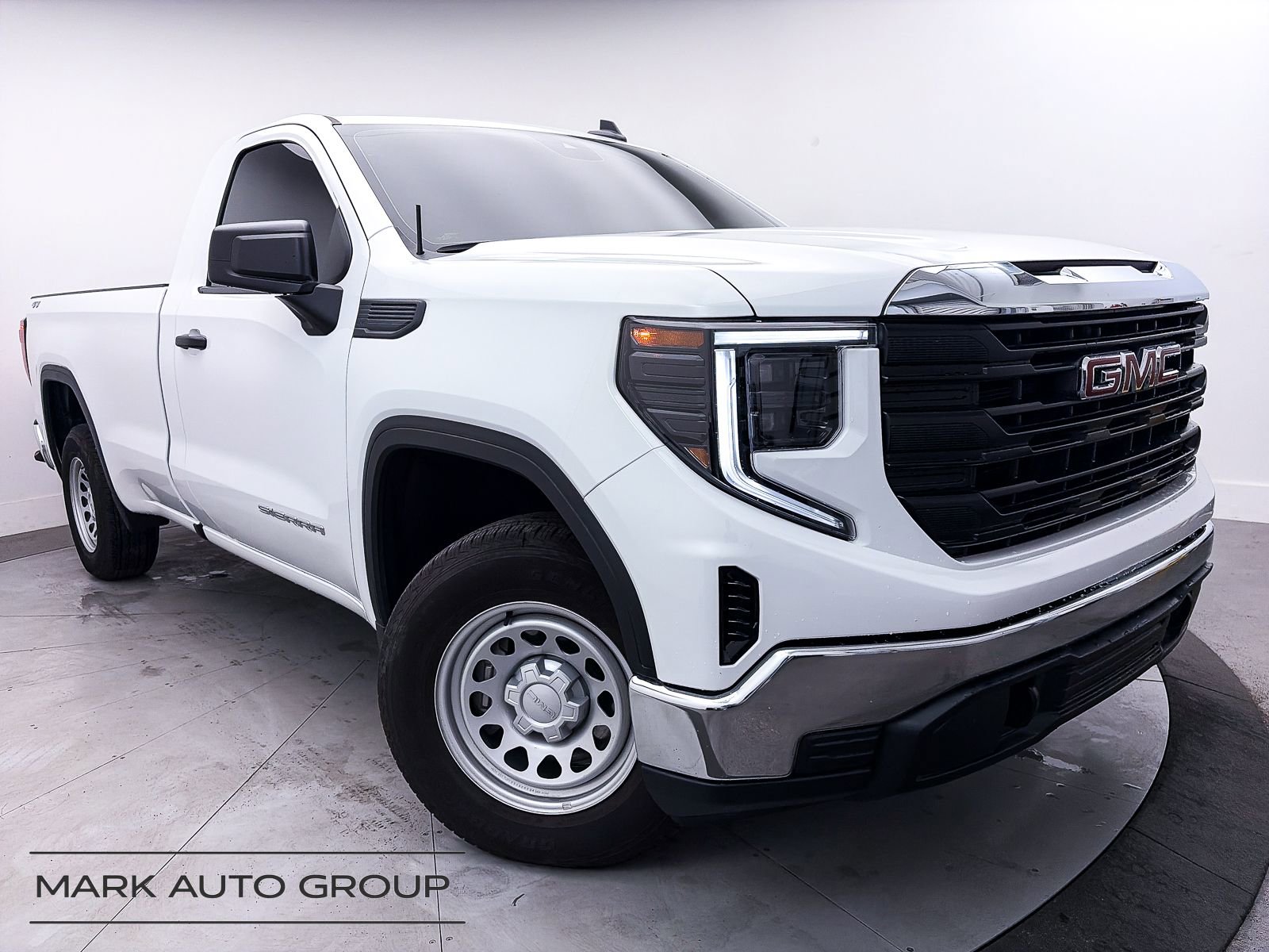 Used 2025 GMC Sierra 1500 AT4X image 1