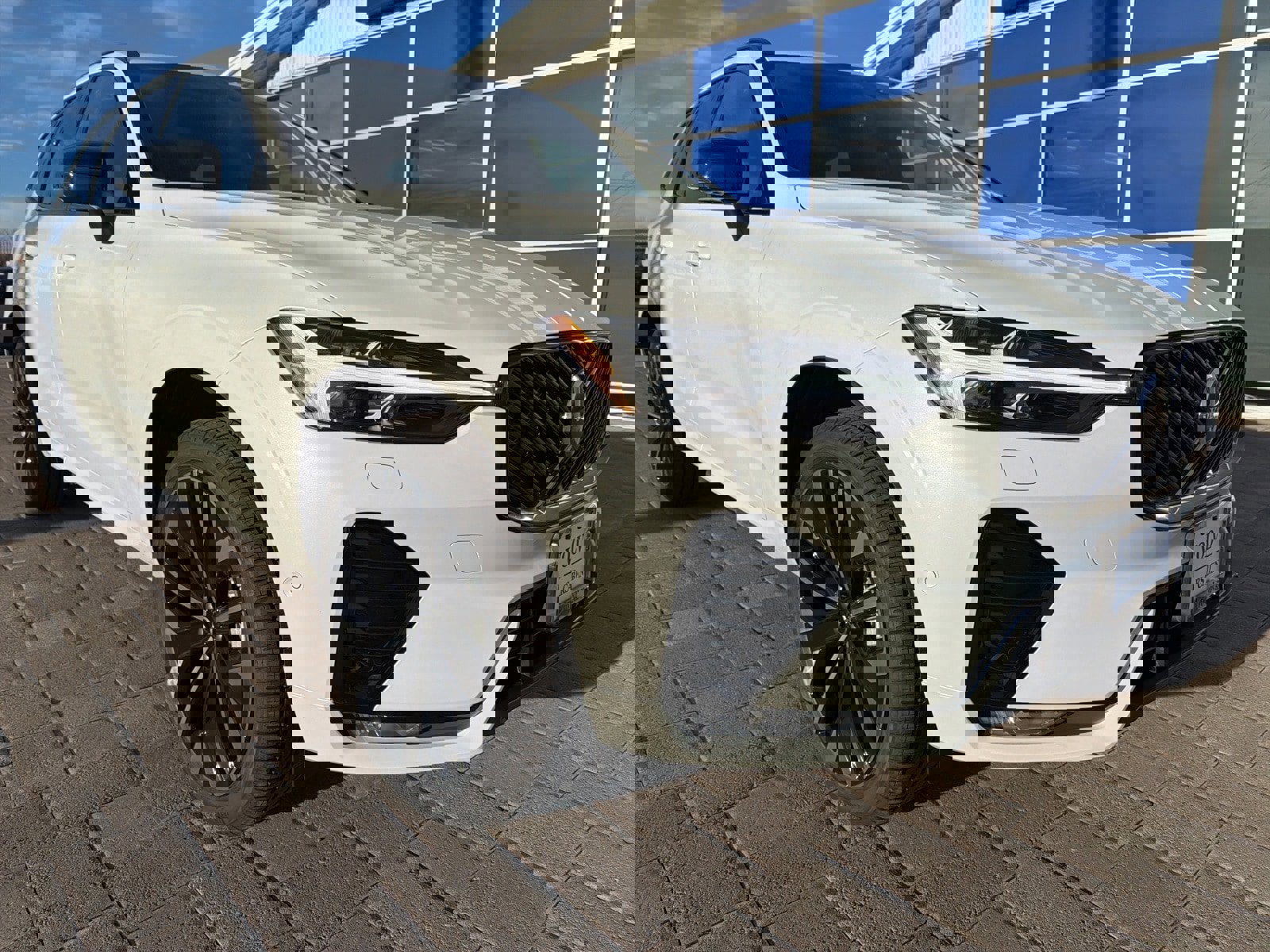 New 2026 Volvo XC60 B5 Ultra w/ Climate Package