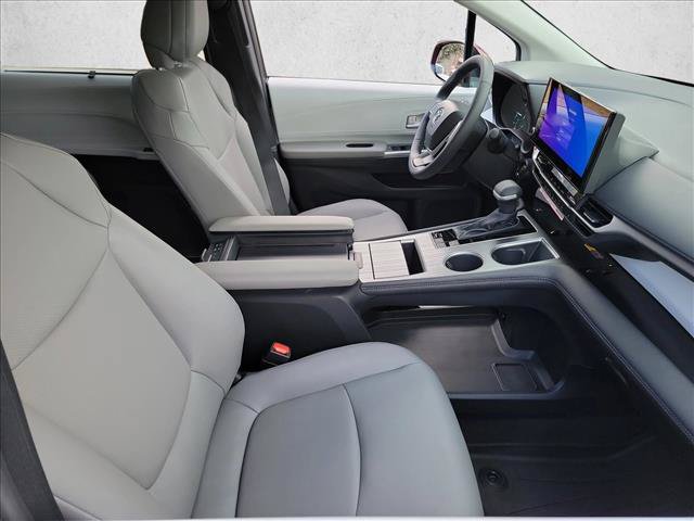 Used 2026 Toyota Sienna XLE AWD/4WD image 15