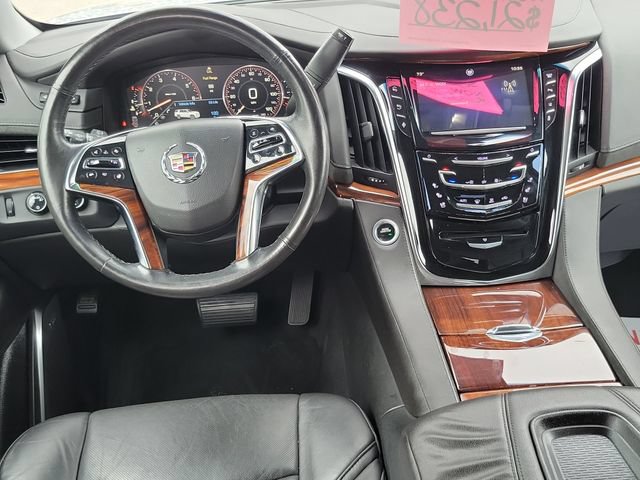 Used 2015 Cadillac Escalade Luxury AWD/4WD image 33