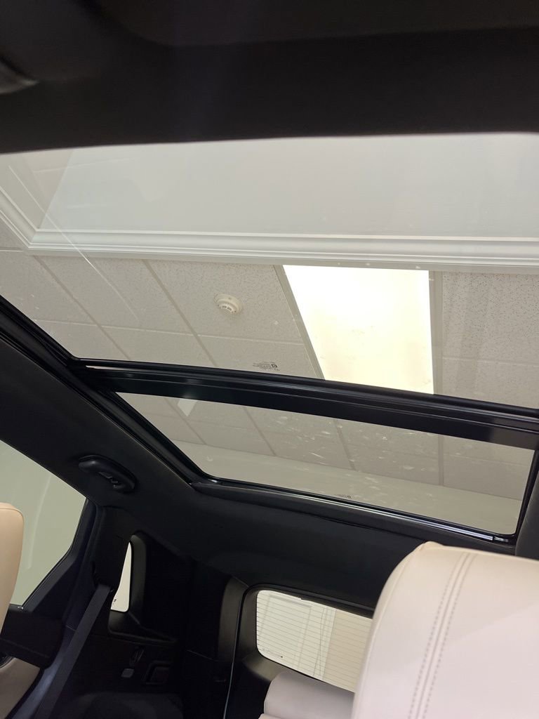 Used 2018 Cadillac XT5 Luxury w/ Driver Awareness Package image 26