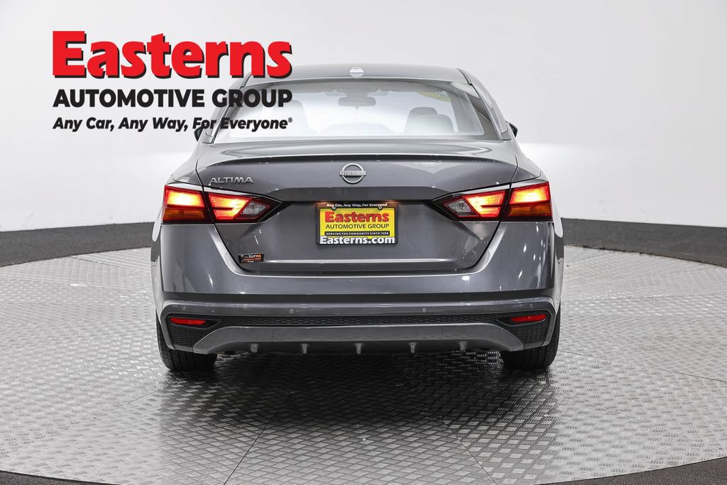 Used 2025 Nissan Altima 2.5 SV FWD image 7
