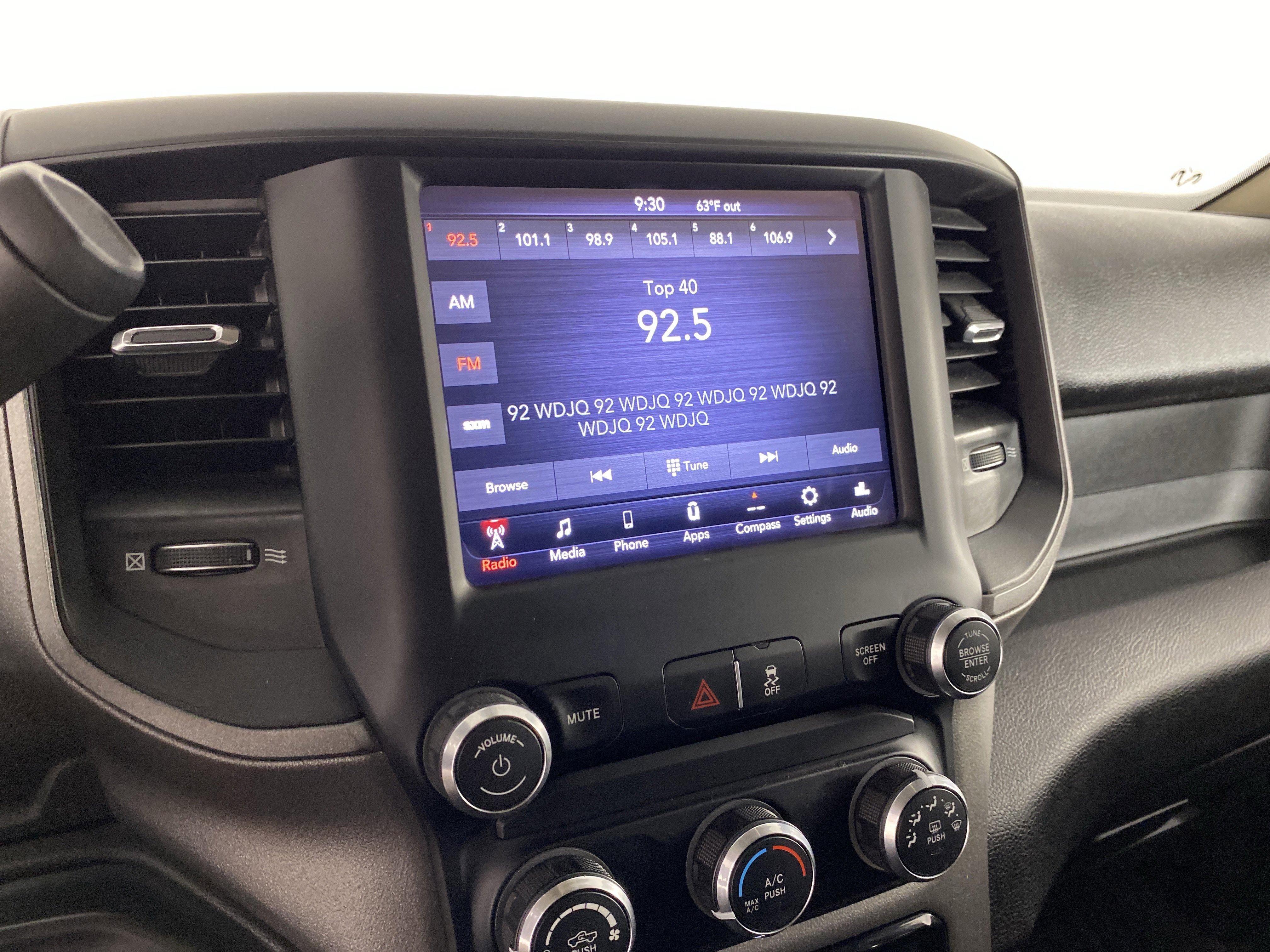 Used 2020 RAM 2500 Tradesman w/ Chrome Appearance Group AWD/4WD image 35