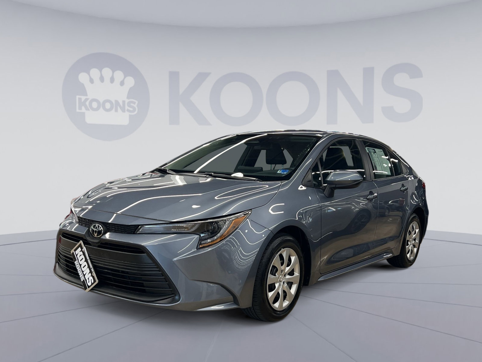 Used 2025 Toyota Corolla LE FWD image 1