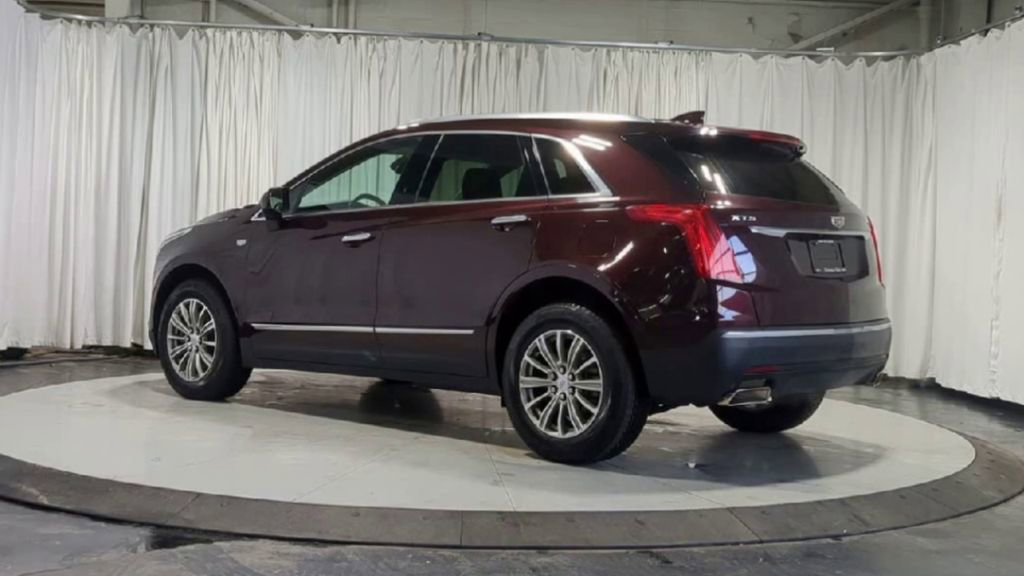 Used 2018 Cadillac XT5 Luxury w/ Driver Awareness Package image 6