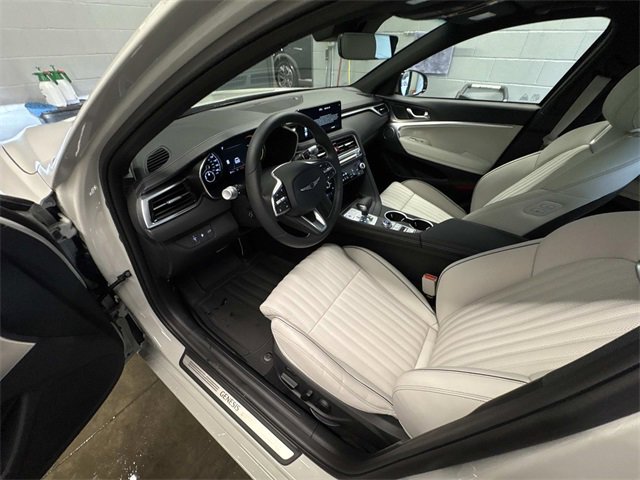 Used 2025 Genesis G70 3.3T Advanced image 5