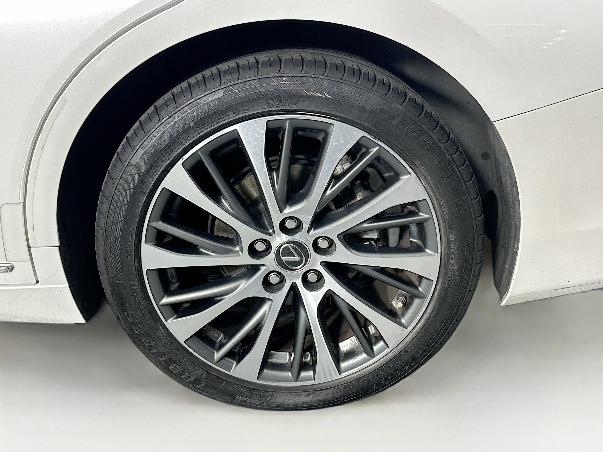 Used 2019 Lexus ES 300h w/ Premium Package FWD image 11