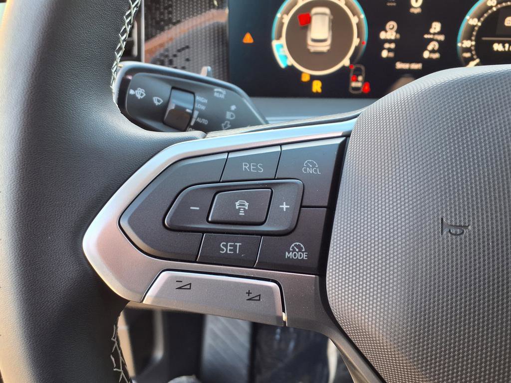 New 2026 Volkswagen Tiguan SE image 25