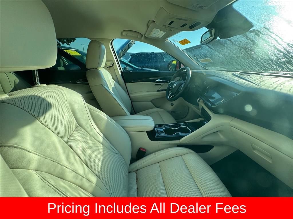 Used 2021 Buick Envision Essence w/ Technology Package I AWD/4WD image 3