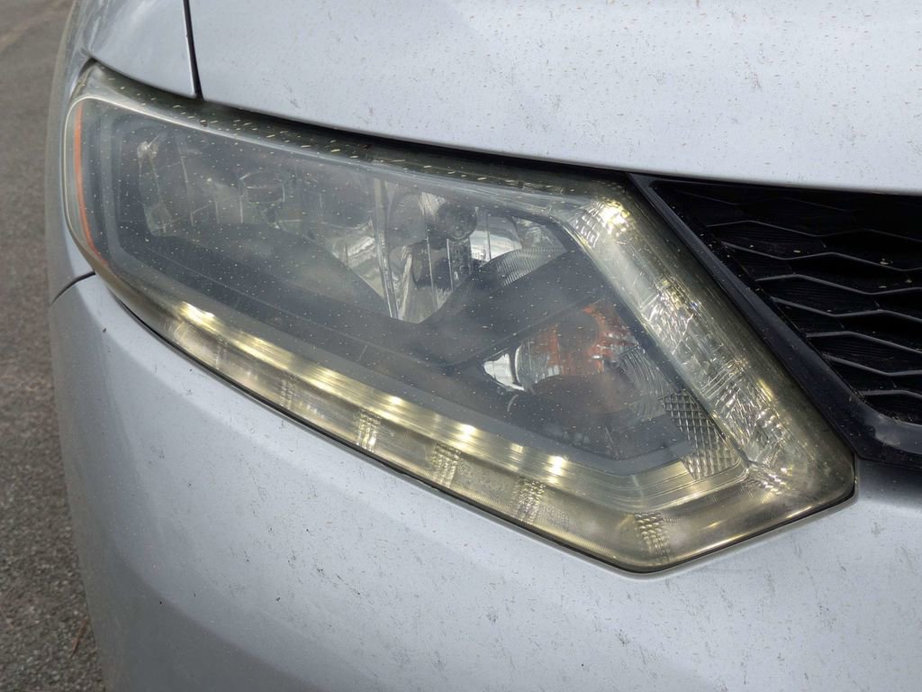 Used 2015 Nissan Rogue S image 10