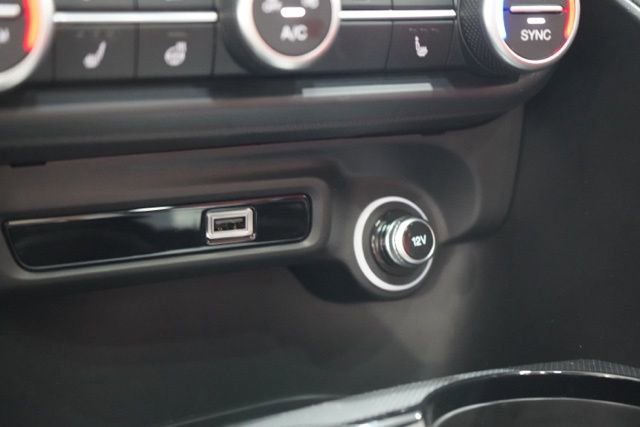 New 2025 Alfa Romeo Giulia AWD w/ Driving Assist Package image 28