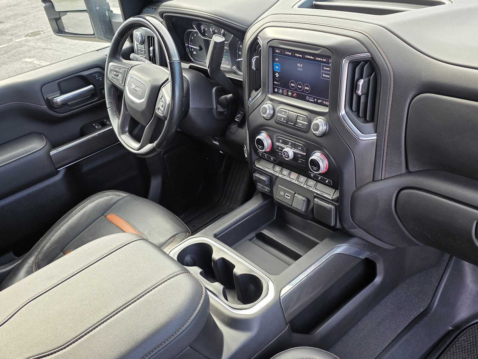 Used 2023 GMC Sierra 2500 AT4 w/ Snow Plow Prep/Camper Package AWD/4WD image 10