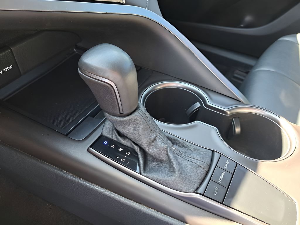 Certified 2022 Toyota Camry SE w/ Convenience Package image 24