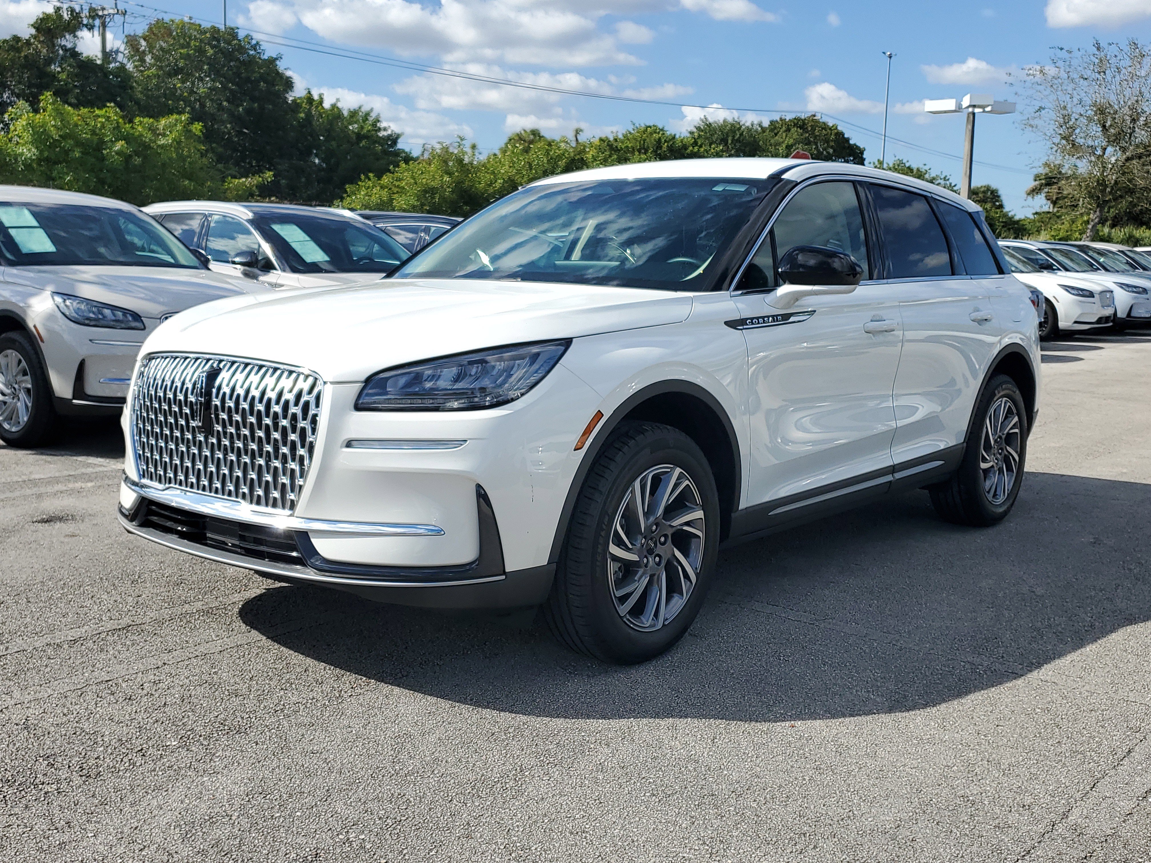 Certified 2024 Lincoln Corsair FWD image 3