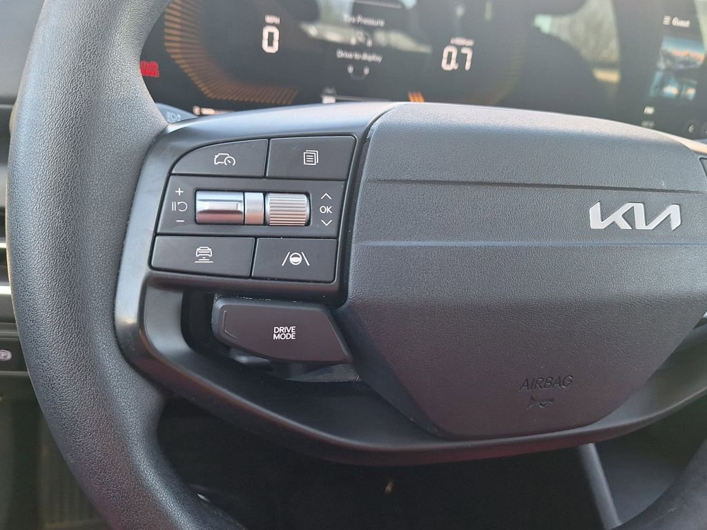 Used 2025 Kia K4 LXS image 15