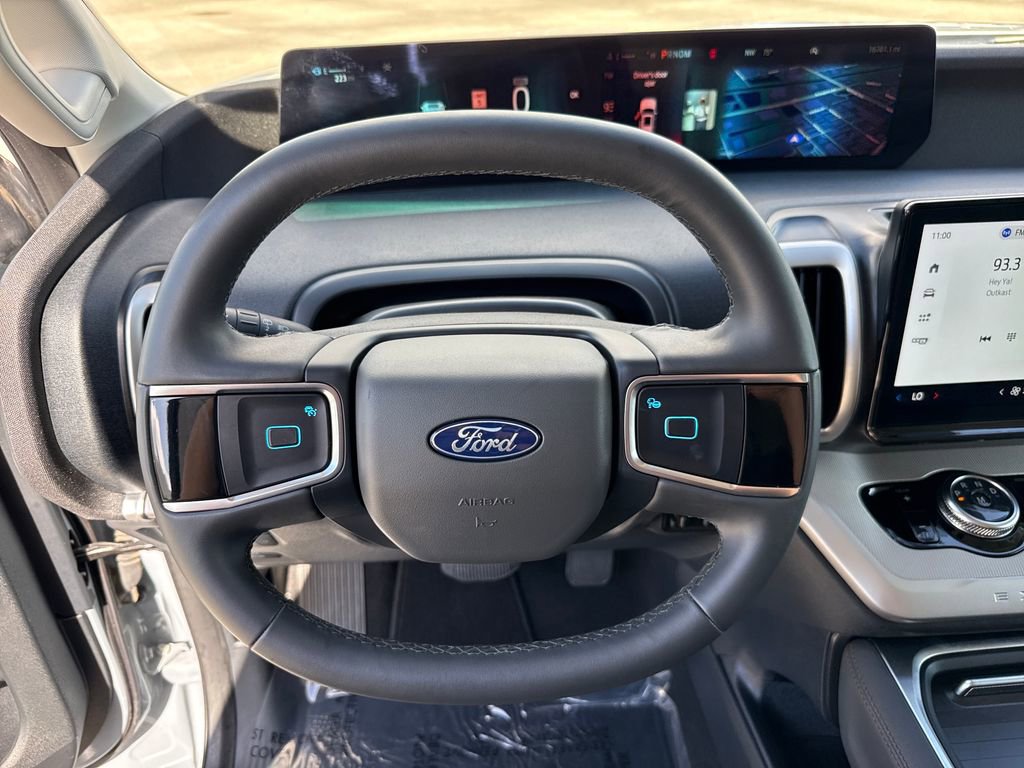 Certified 2025 Ford Expedition Active image 14