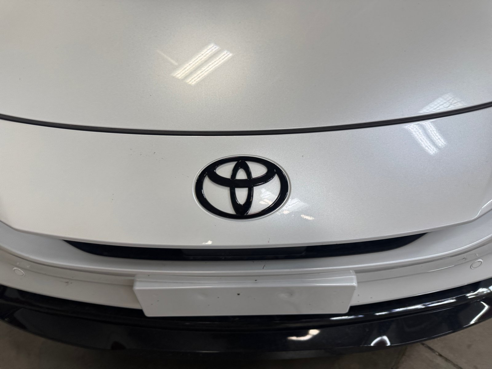 Certified 2026 Toyota Prius Plug-In Hybrid FWD image 23