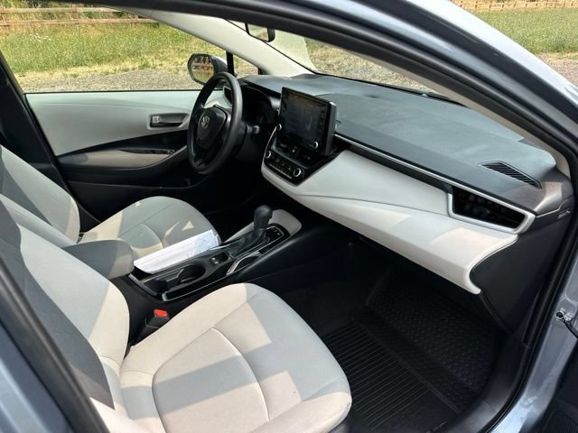 Used 2022 Toyota Corolla LE FWD image 25
