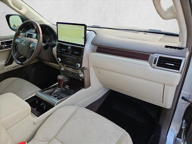 Used 2014 Lexus GX 460 w/ Premium Package AWD/4WD image 24