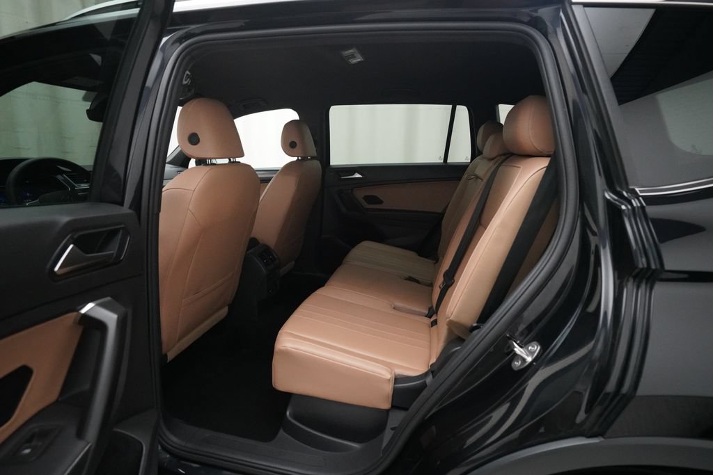 Used 2024 Volkswagen Tiguan SE AWD/4WD image 16
