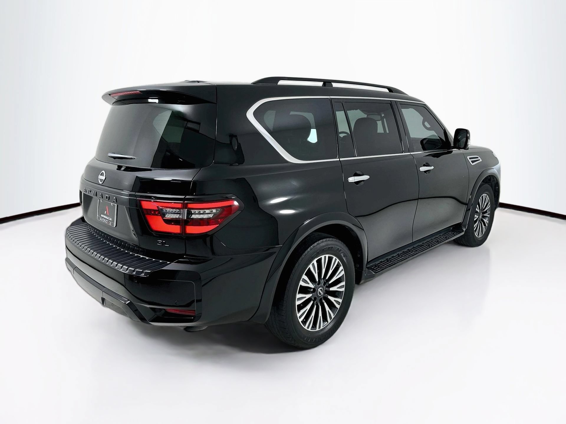 Used 2023 Nissan Armada SL w/ Midnight Edition Package RWD image 8