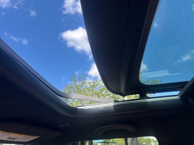 Used 2022 MINI Cooper Clubman S w/ Premium Package image 14