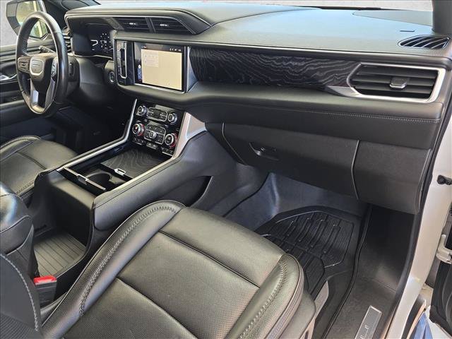 Used 2022 GMC Yukon XL Denali w/ Advanced Technology Package AWD/4WD image 23