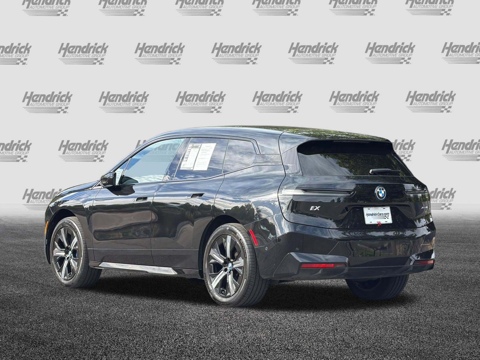 Used 2024 BMW iX xDrive50 w/ Premium Package AWD/4WD image 7