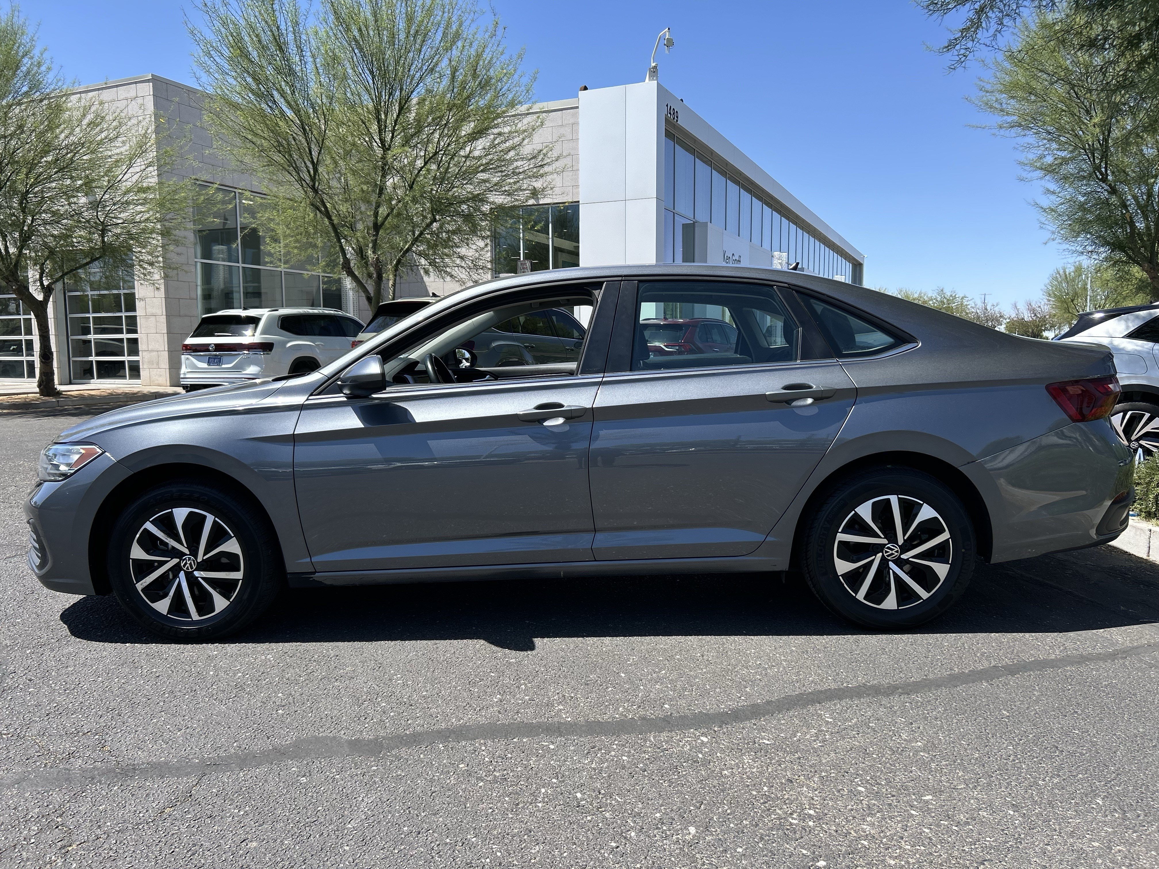 Used 2024 Volkswagen Jetta S FWD image 2