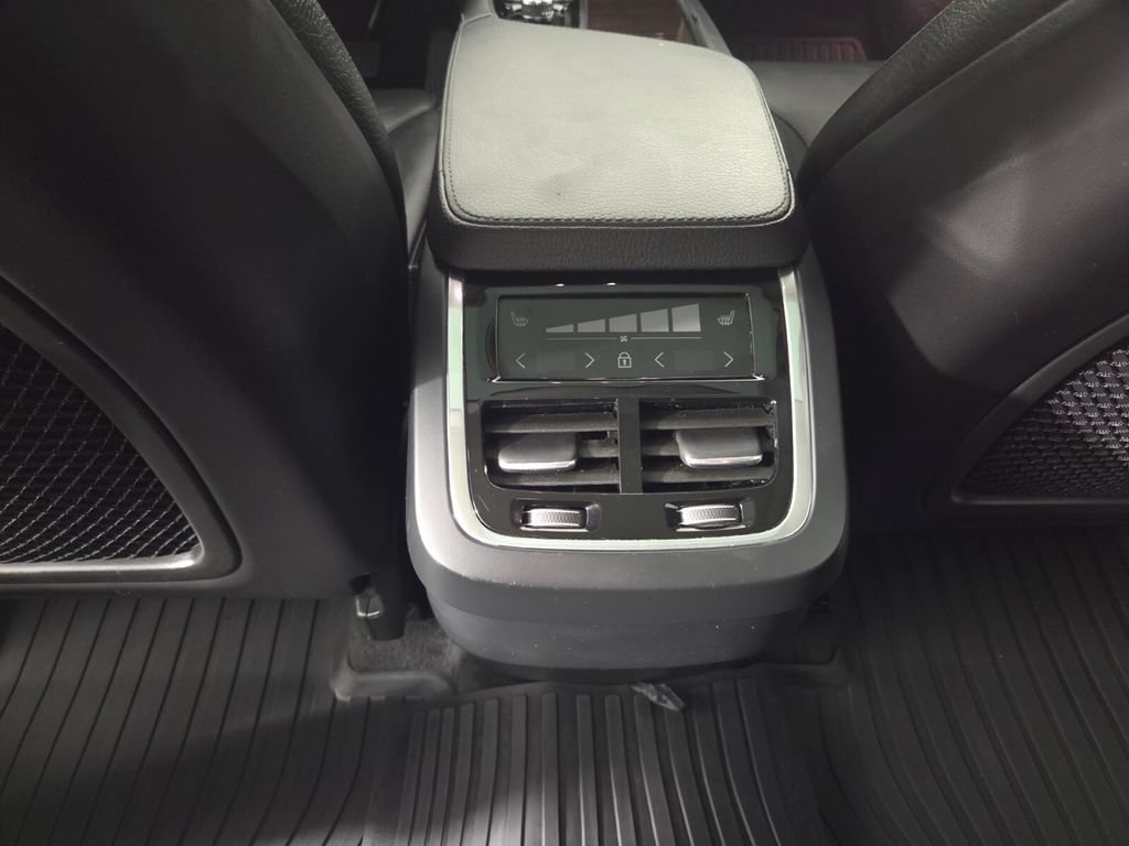Used 2019 Volvo XC90 T6 Momentum w/ Protection Package Premier AWD/4WD image 26