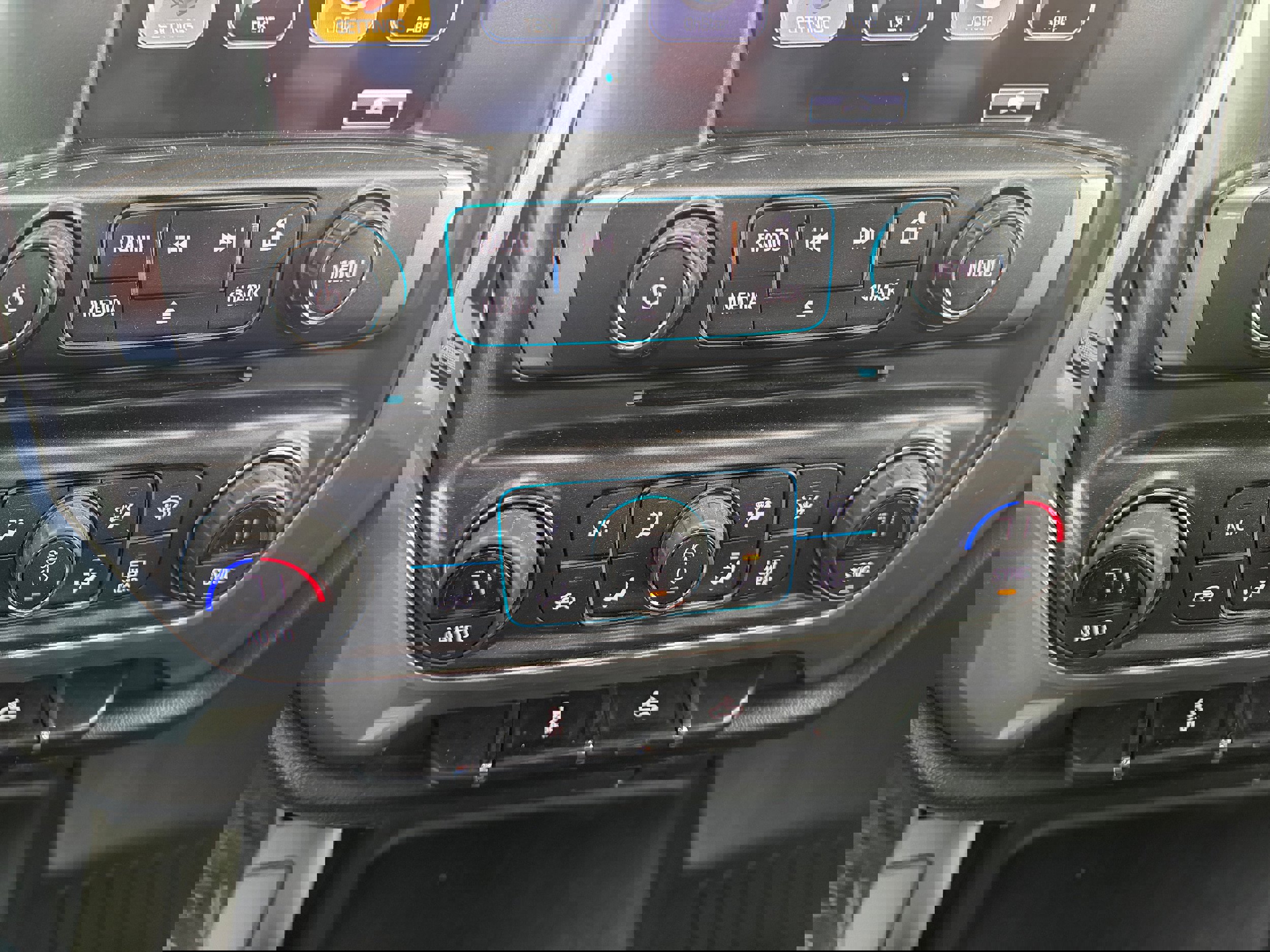 Used 2018 Chevrolet Silverado 1500 LT w/ All Star Edition image 17