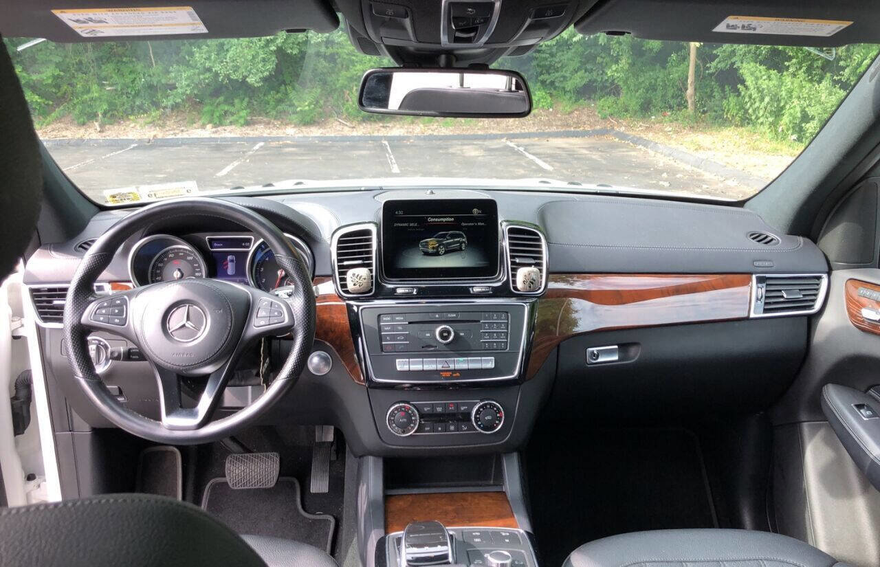 Used 2018 Mercedes-Benz GLS 450 4MATIC image 9