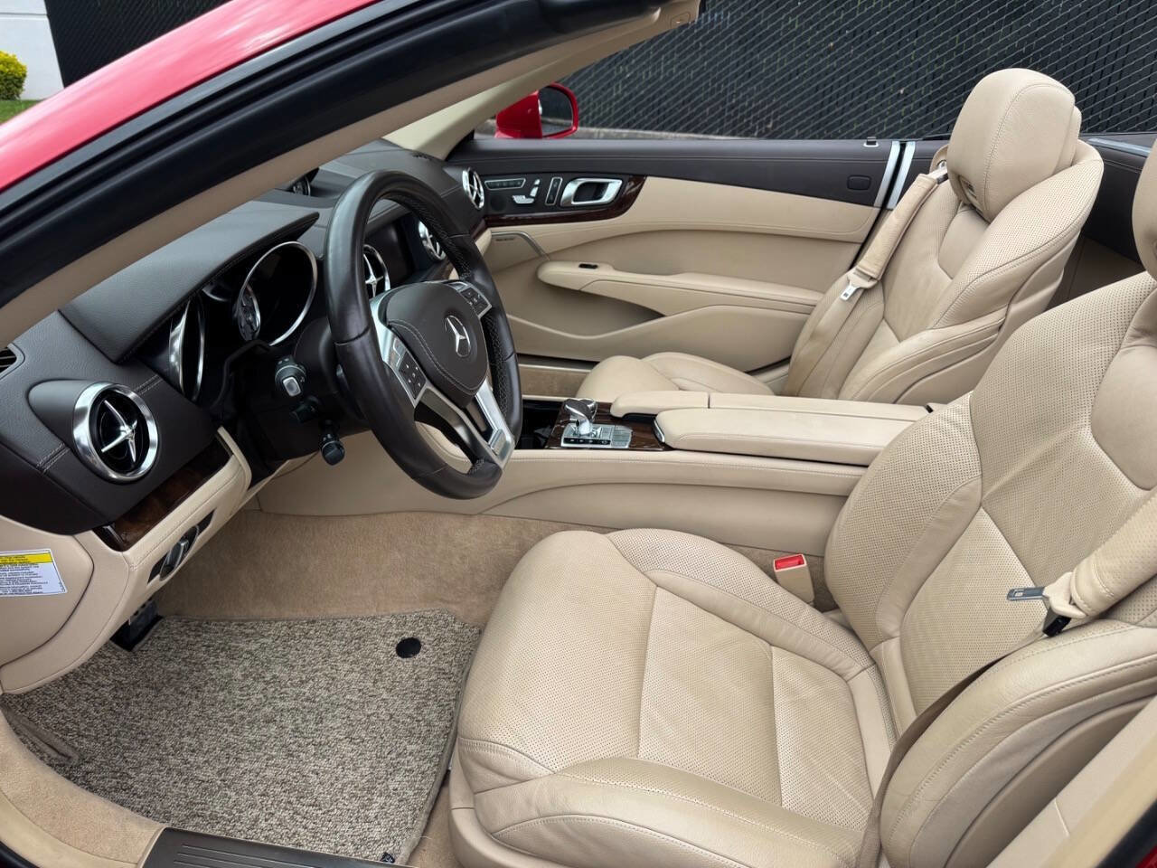 Used 2013 Mercedes-Benz SL 550 image 11