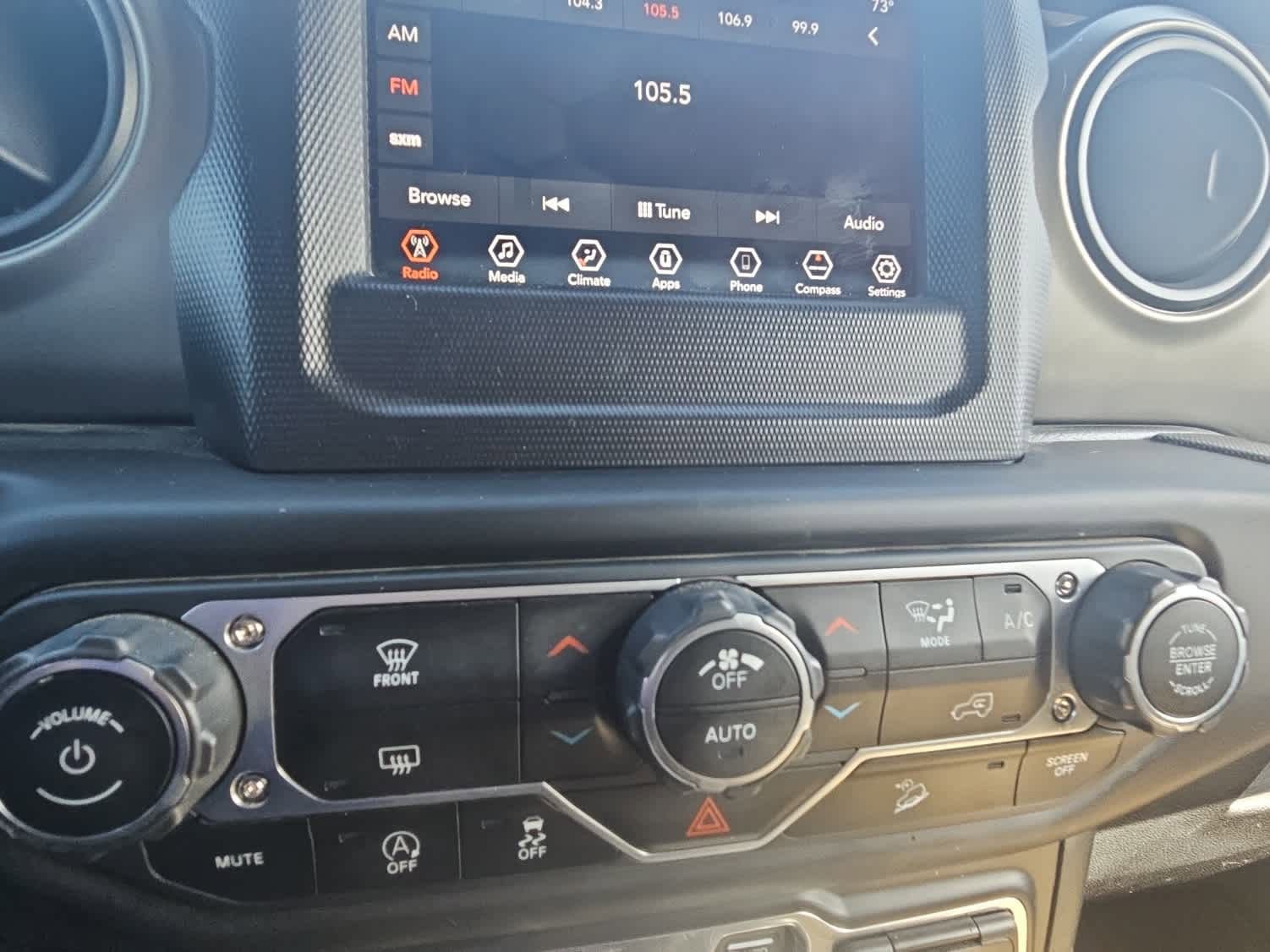 Used 2018 Jeep Wrangler Unlimited Sport S image 17