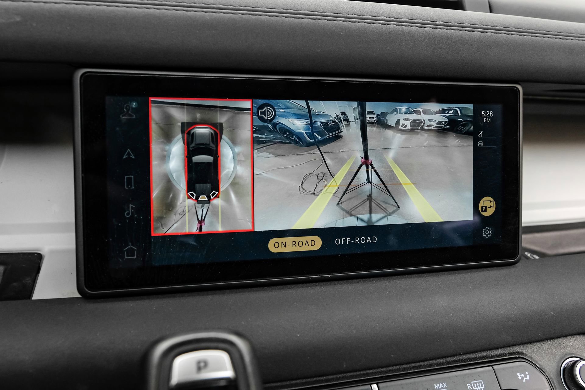 Used 2023 Land Rover Defender 110 SE image 27