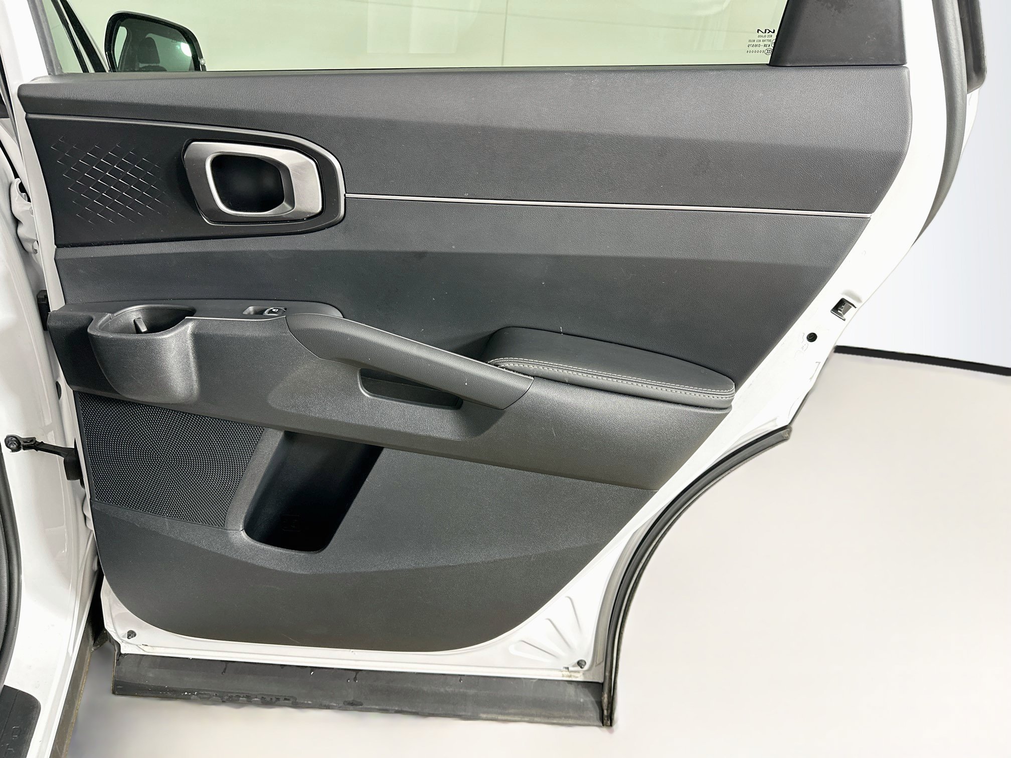 Used 2025 Kia Sorento LX FWD image 29