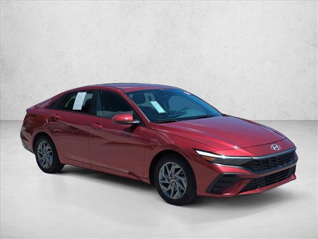 Used 2024 Hyundai Elantra SEL FWD image 3