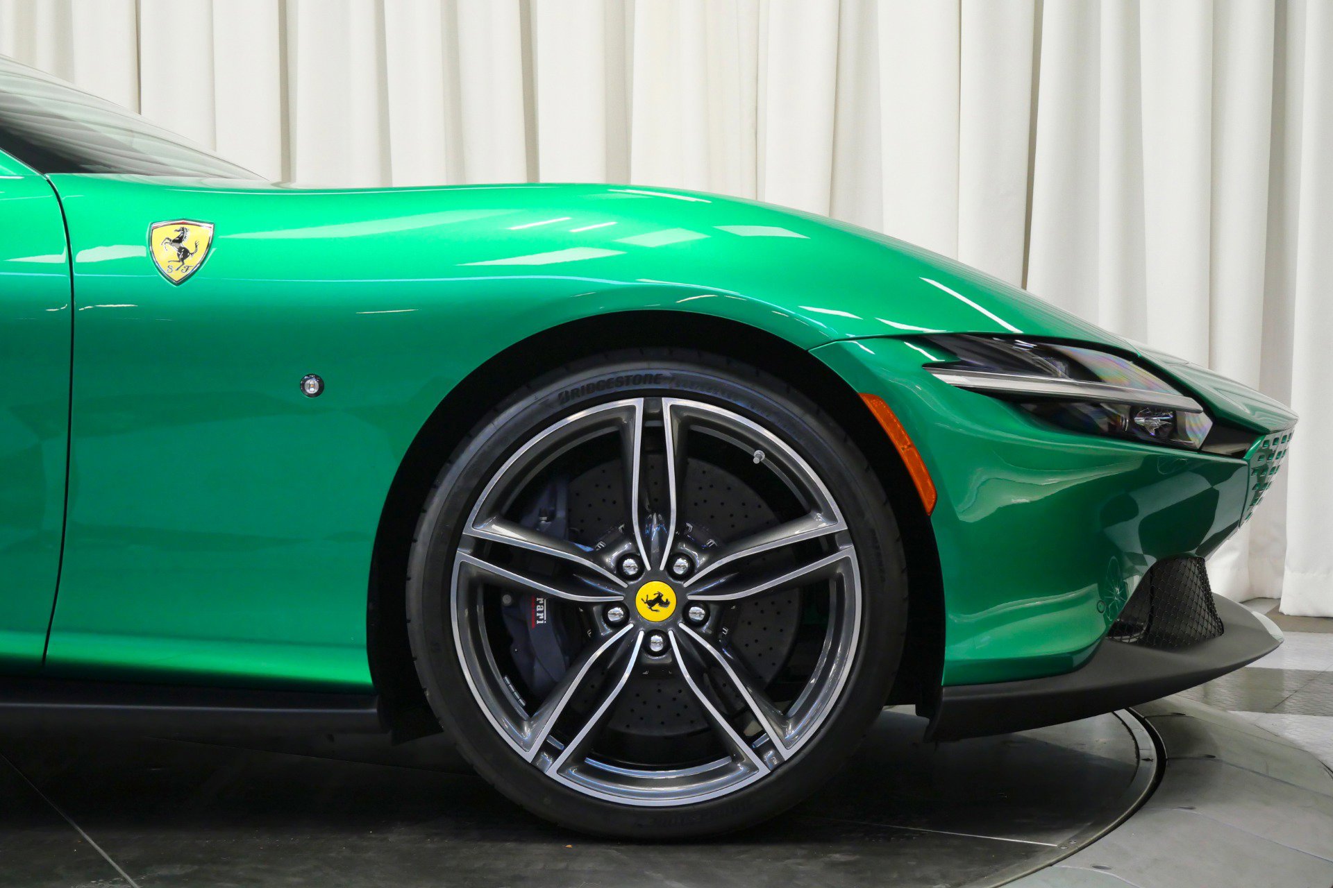 Used 2024 Ferrari Roma Spider image 33