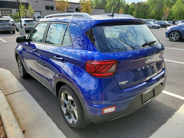 Used 2024 Hyundai Venue SEL image 6